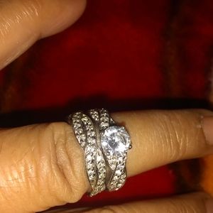 💖BRILLIANT ENGAGEMENT RING SET TWO PIECE 💕